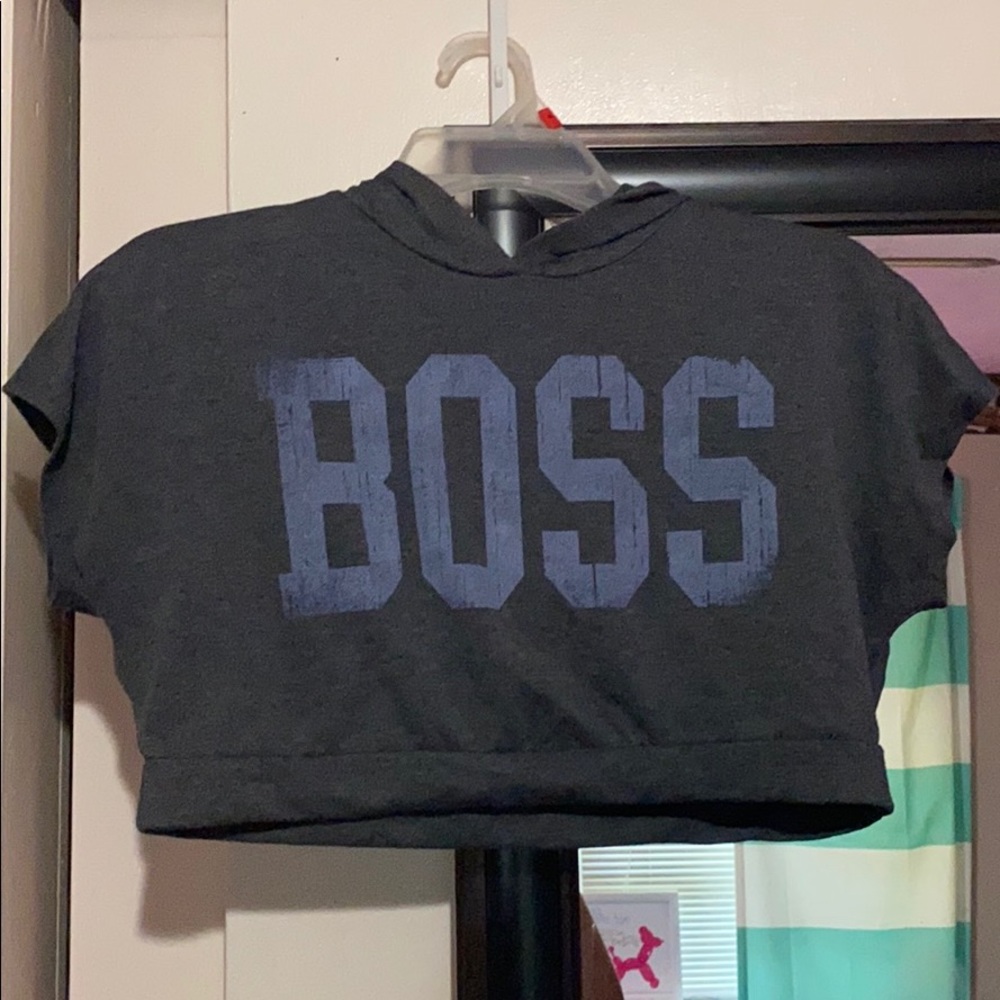 Cropped tee